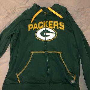 Packers zip up.